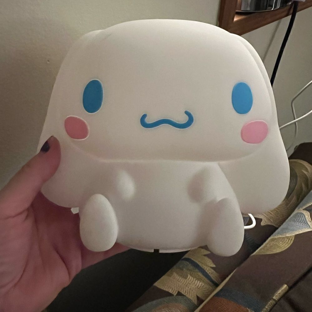 Cinnamoroll Nightlight w/ USB Remote - Picture 7 of 12